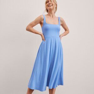 NWT Beyond Yoga Featherweight At The Ready Square Neck Dress - Flower Blue / S